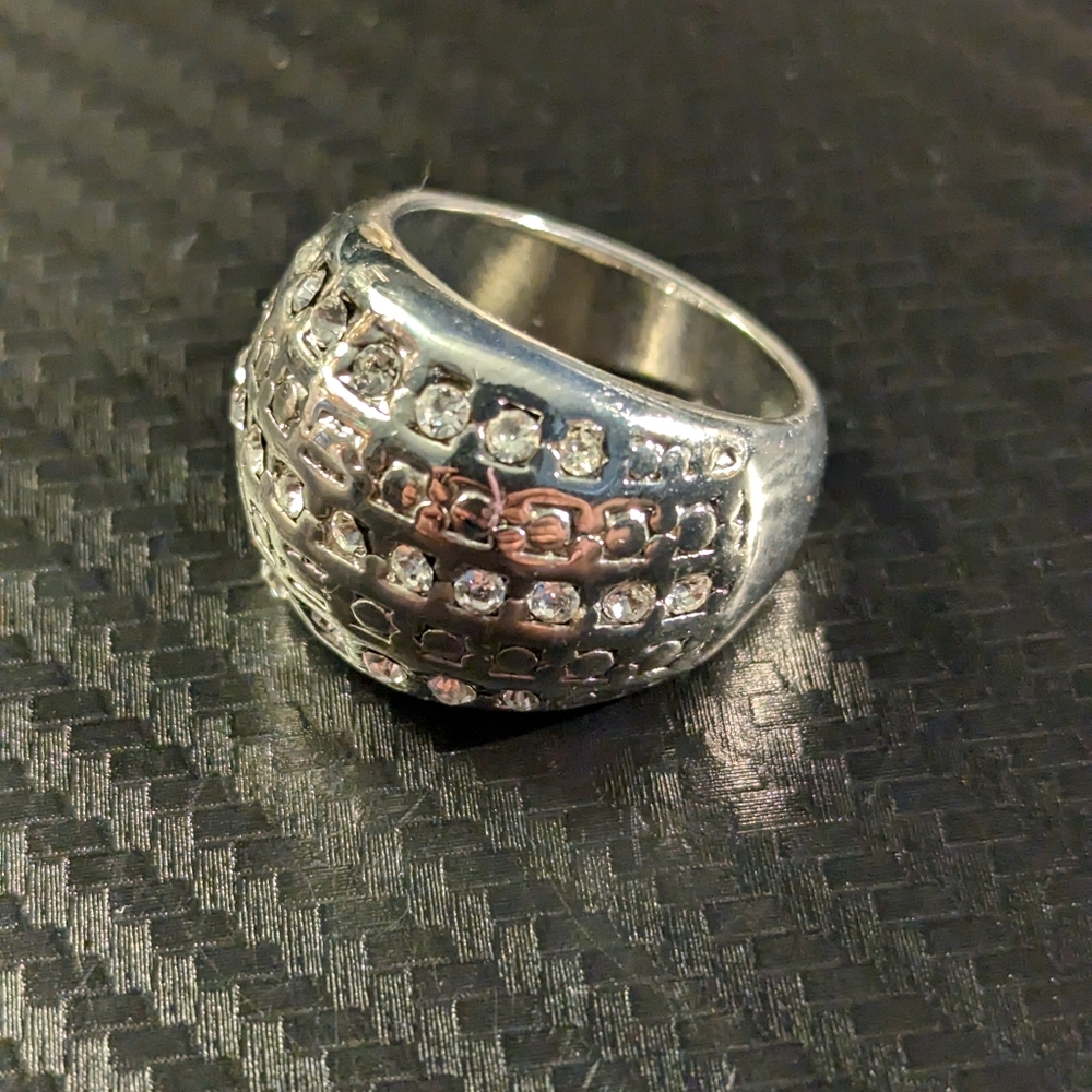 Avon Silver Day To Night Faux Diamond Dome Ring